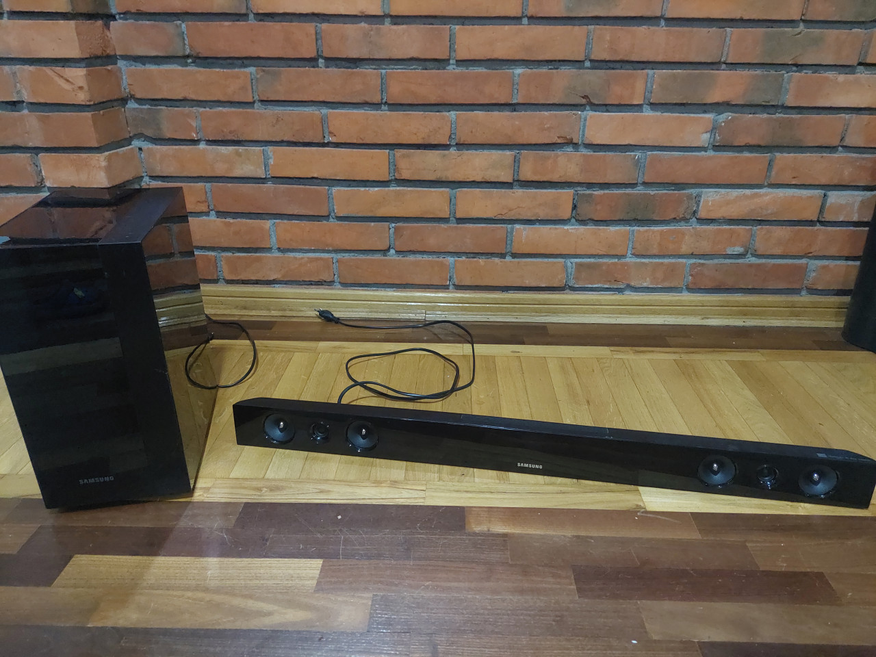 Soundbar Samsung HWF450 bluetooth zvucnik Soundbarovi OLX.ba