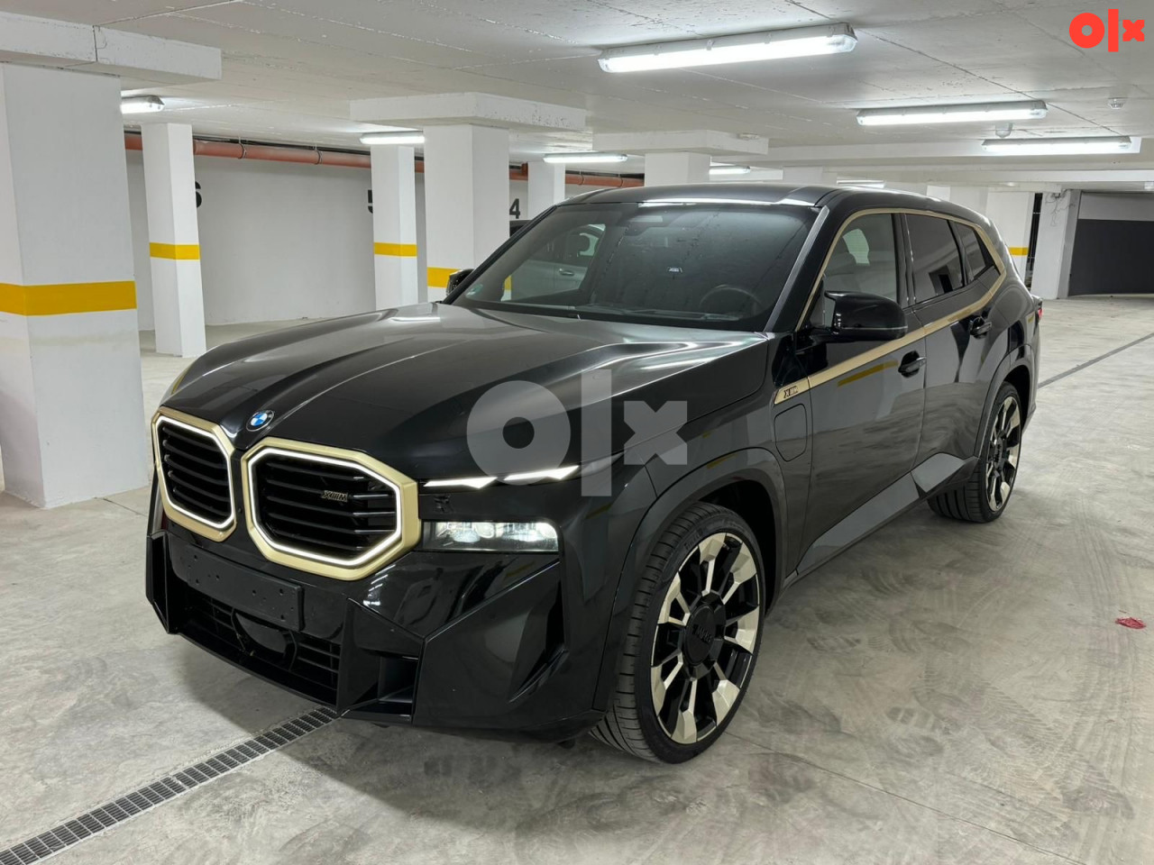 BMW XM 4.4 V8 Schwarz-gold 2024 GOD - Automobili - OLX.ba
