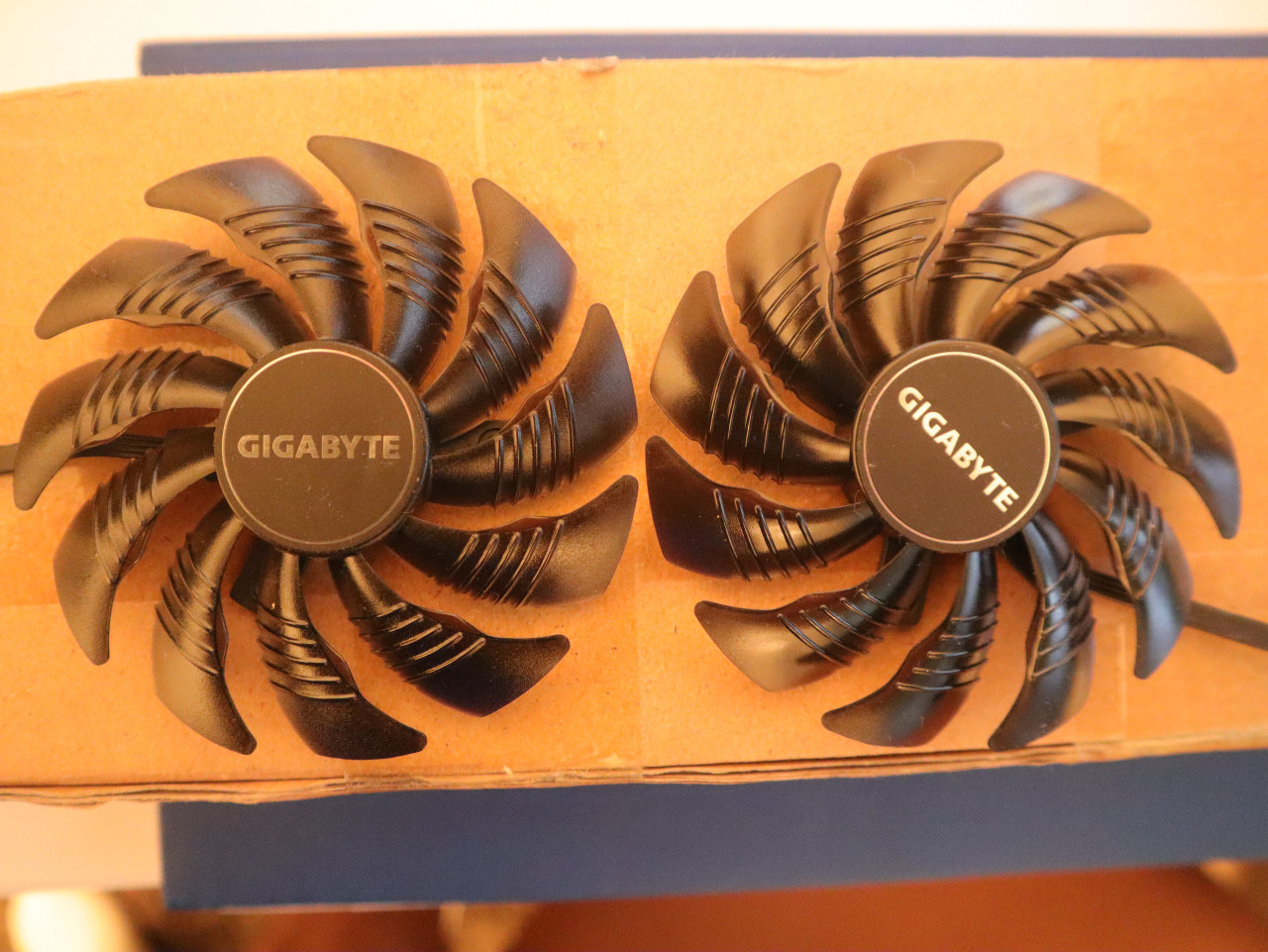 Ventilateur De Refroidissement 88mm PLD09210S12HH 4 Broches – Parfait Pour Carte Graphique Gigabyte GTX 1660 / 1660Ti